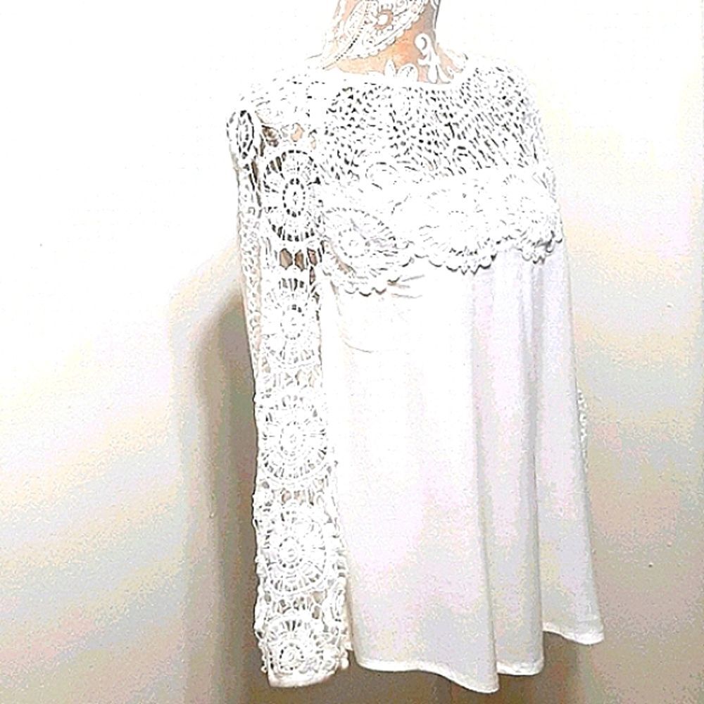 Mimi Chica White Crochet Lace Long Sleeve Blouse